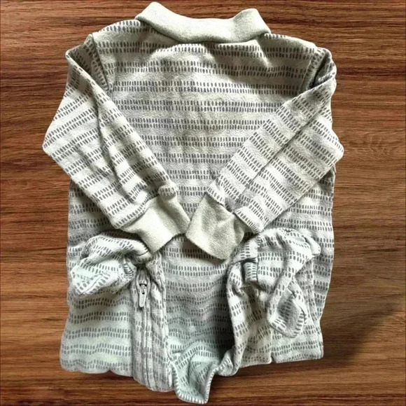 Like new. 3mo Carter’s Two Way zip “Little Brother” footie. Discount w bundle! - Picture 5 of 8